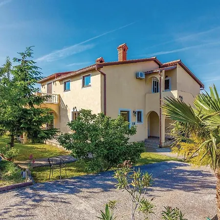Apartment Awesome In Rebici-barban With Wifi Rebici