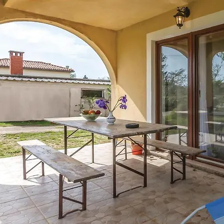 Awesome In Rebici-barban With Wifi Apartment
