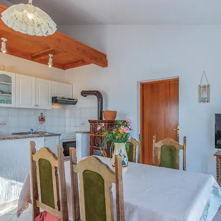 Apartment Awesome In Rebici-barban With Wifi